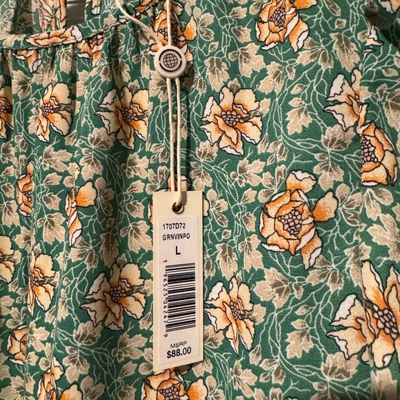 Max Studio Flowered Blouse with Ruched Sleeves - Picture 5 of 9